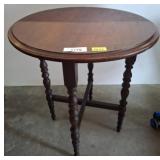Round Wood End Table with Turned Legs