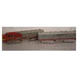 Santa Fe Locomotive and Train Cars Set