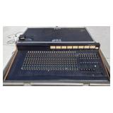 TMS Studiomixer with Flight Case, 69x34x15 c4