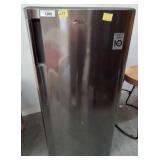 LG Compact Refrigerator, Model LRONC0605V