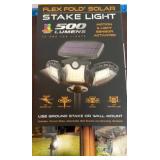 Farpoint Flex Fold Solar Stake Light 500 Lumens
