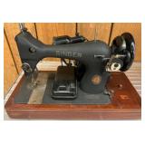 Singer Model 99 Vintage Sewing Machine