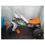 Razor Plastic Tricycle With Storage Compartment