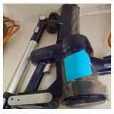 Cordless Vacuum with Rechargeable Li-Ion Battery