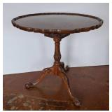 Round Wooden Pedestal Table with Scalloped Edge 30