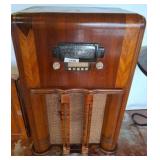 Wood Cabinet Floor Radio With Wavelength Label