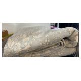 King Size Bedspread with Floral Pattern