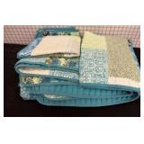 Patchwork Quilt and Coordinating Pillowcase Set