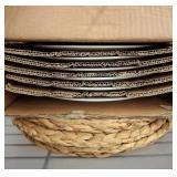 AmazonBasics White Dinner Plates with Mats