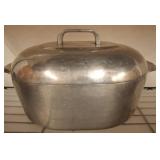 Wagner Ware Sidney O Magnalite Roaster with Lid