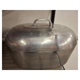 Magnalite Cast Aluminum Roaster with Lid