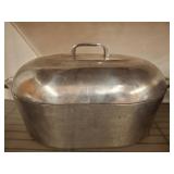Machalite Aluminum Dutch Oven with Lid