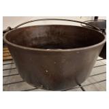 Cast Iron Long Life Round Roaster