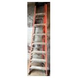 8ft Werner Fiberglass Step Ladder with Metal Braci