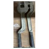 Pipe Cutter Tool with Rubber Grips