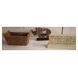 Decorative Objects with Mixed Materials
