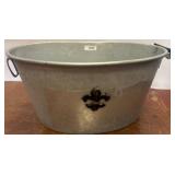 Galvanized Steel Tub with Fleur-de-Lis Design