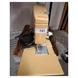 Singer Stylist 543 Sewing Machine with Pedal
