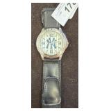 New York Yankees Logo Wristwatch with Nylon Band