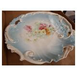 Porcelain Plate with Floral Design and Openwork Ed