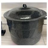 Graniteware Enamel Stockpot with Lid