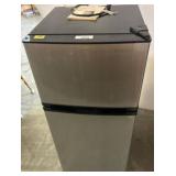 Insignia Compact Refrigerator, 4.3 Cu. Ft.