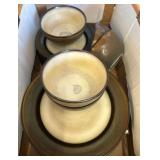 Hometrends Reactive Stripe Dinnerware Set