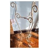 Scrolled Metal Easel Stand, 32in Tall w4
