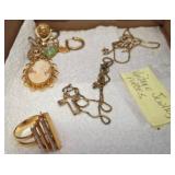 Vintage Jewelry Pieces