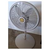 White Oscillating Pedestal Fan with Controls