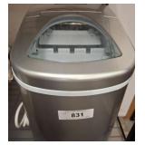 Home Ice Maker, Model HME010019N