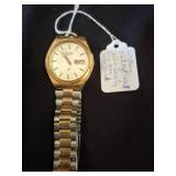 Seiko Quartz Wristwatch with Two-Tone Metal Band