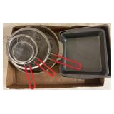 Bakeware Set with Strainers and Baking Pans