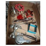 Metal and Plastic Kitchen Utensils