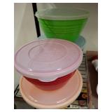 Ribbed Plastic Bowls with Lids