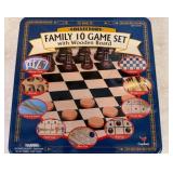 Cardinal Family 10 Game Set With Wooden Board