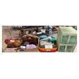 Yarn Lot with Storage Organizer