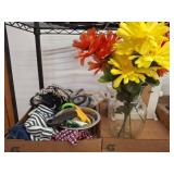 Home Dï¿½cor Lot: Vase, Flowers, Photo Frame