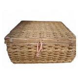 Wicker Sewing Basket With Sewing Supplies