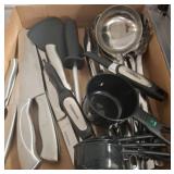 Farberware Kitchen Utensil and Knife Set