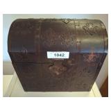 Decorative Chest With Seashells, 12x11 Inches