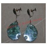 14k Y. G. Moss In Snow Jade Earrings