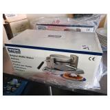 NEW WARING COMMERCIAL BELGIAN WAFFLE MAKER WW15015