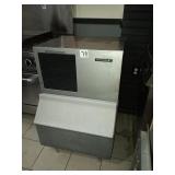 HOSHIZAKI UNDERCOUNTER ICE MACHINE MODEL KM-250BAE