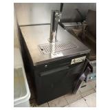 AVANTCO SELF CONTAINED 1 DOOR KEG COOLER 178UDD1HC