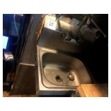 HAND SINK 17" X 15"