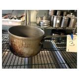 SAUCE POT 9" X 6"