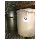 LOT OF ROUND PLASTIC BINS