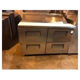 TRUE 4 FT BAIN MARIE SANDWICH PREP 4 DRAWERS