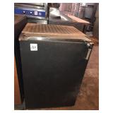 GLASTENDER STORAGE CABINET DS24N6BNNL